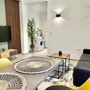  דירה Cool One-bedroom Limeapartment With Balcony In ישראל